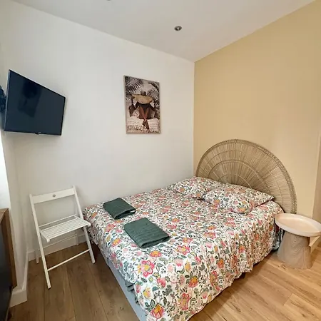 Coudert L Petit Cote Rue L Rez-de-chaussee En Hypercentre & Climatise * كاسْتْرْ
